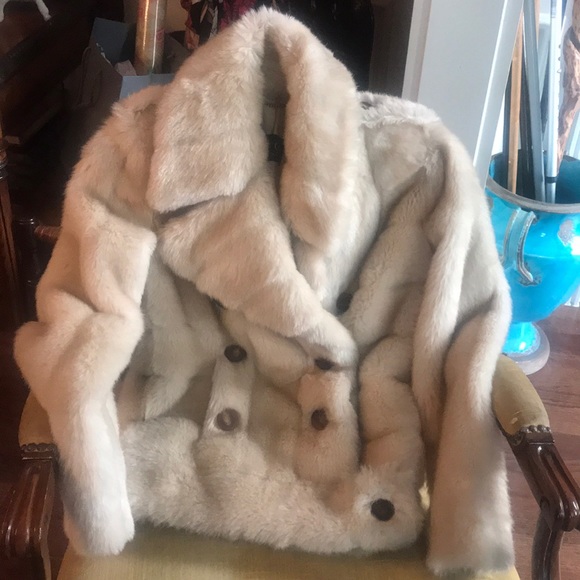 gucci fur coat womens